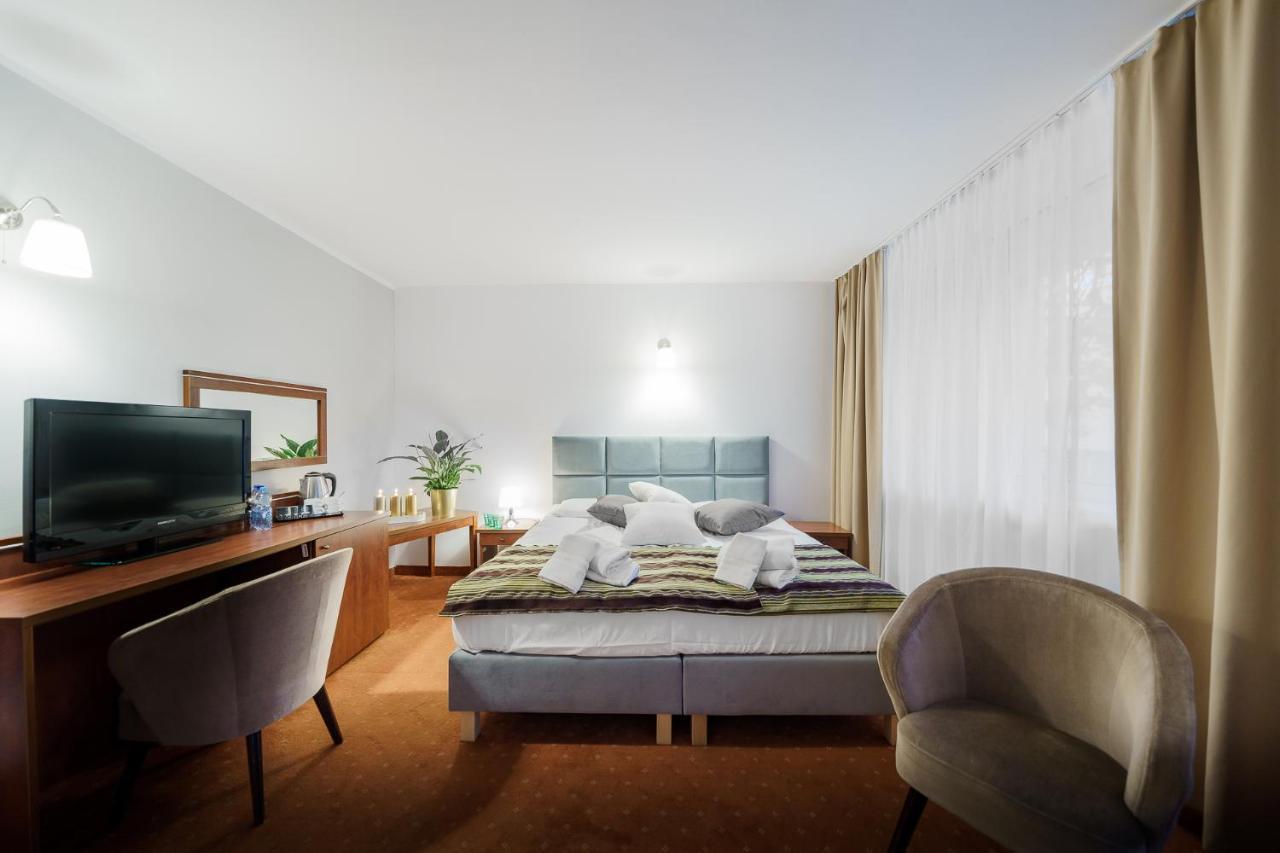 Promenada Zegrze Hotell Białobrzegi Eksteriør bilde